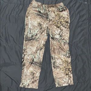 Camouflage Pants men’s size Large Cabela’s